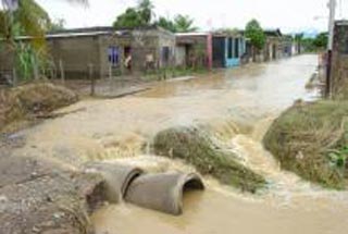 Lluvias dejan sin electricidad y agua a 10 sectores de Barinas