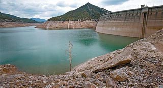 Catalunya reabre el debate sobre el precio del agua en plena abundancia