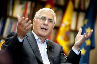 Barreda llevará al Congreso Ley de Agua con las demandas del fallido Estatuto