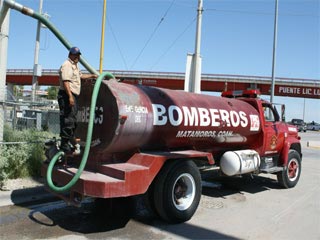 Escasez y falta de agua afectan a 3 colonias