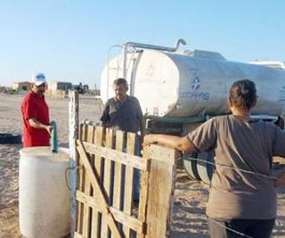 Llevan agua potable