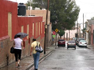 Huracán dejará en unas horas la mitad de precipitación anual
