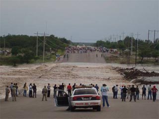 Persisten lluvias en el norte; el desastre se extiende a Coahuila