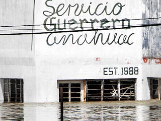 Se desborda río Bravo por lluvias