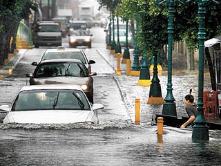 Se desborda río Bravo por lluvias