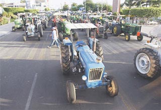 Agricultores rechazan que Guillermo Padrés desvíe agua de la presa El Novillo a Hermosillo; “quiere llenarse los bolsillos de dinero”