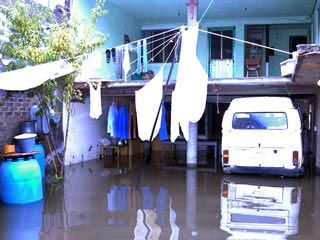 Vecinos de Tultitlán apenas se reponían de anegación