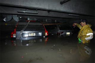Diez horas de lluvia dejan 91 encharcamientos en la ciudad