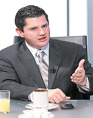 Ricardo Rebollo propone reducir extracción y dejar correr agua por el Nazas