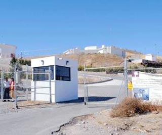 Cortan agua y drenaje al Instituto Hamilton