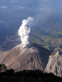 La existencia de volcanes y sismos demuestra que el nuestro es un planeta vivo y joven.