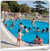 La capital aragonesa analiza la calidad del agua de las piscinas