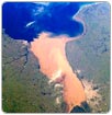 El agua oceánica acecha a la dulce en el río de la Plata