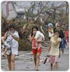 Sobreviven tomando agua de coco en Filipinas tras paso de tifón
