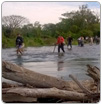 Avanzan habitantes con trabajos de limpieza en el río Ostuta de Oaxaca