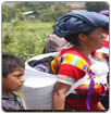 Los pueblos indígenas se pelean por un vaso de agua