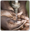 En África hay tres veces más móviles que grifos de agua potable