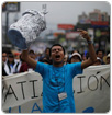 Miles protestan en El Salvador contra privatización del agua